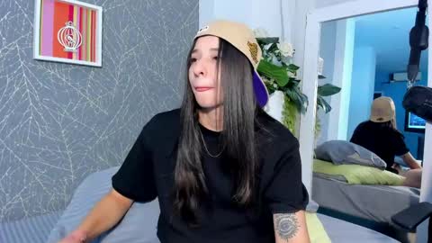 viictoriiasaenz online show from April 30, 5:58 am