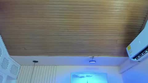 Viiolett online show from October 2, 7:43 pm