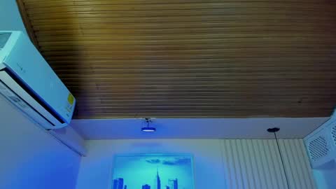 Viiolett online show from October 7, 7:55 pm