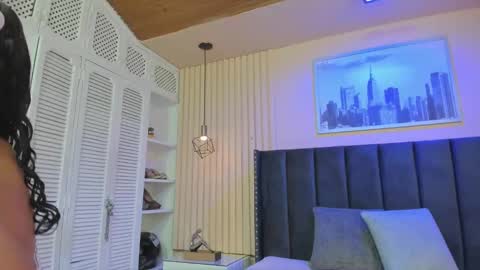 Viiolett online show from November 22, 9:25 pm