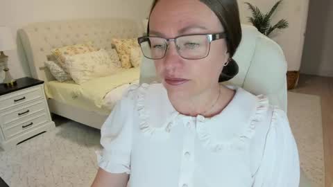 Ukrainian-woman online show from May 2, 11:04 am