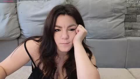 Snapshot of vika_loves_you chatting on October 6, 2:20 am follow my fansly online show from October 6, 2:20 am