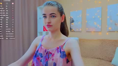 vikiberry online show from April 28, 10:31 am