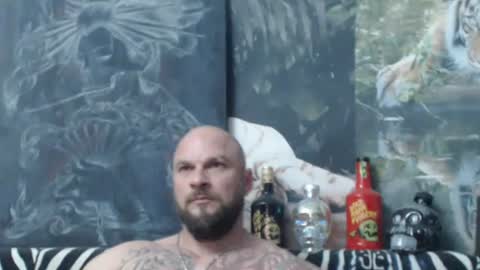 Snapshot of viking_me chatting on June 3, 6:24 pm viking online show from June 3, 6:24 pm