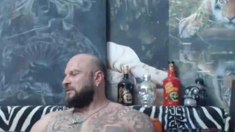 Snapshot of viking_me chatting on June 9, 6:19 pm viking online show from June 9, 6:19 pm