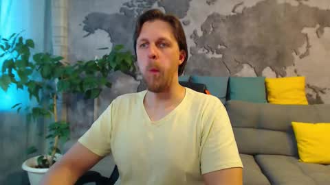 vikingchrisss online show from April 19, 8:35 am