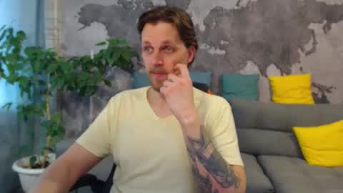 vikingchrisss online show from April 26, 8:45 am