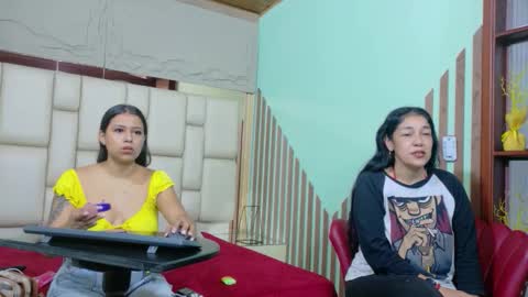 Snapshot of vikitomson chatting on April 4, 1:08 pm vikiTomson online show from April 4, 1:08 pm