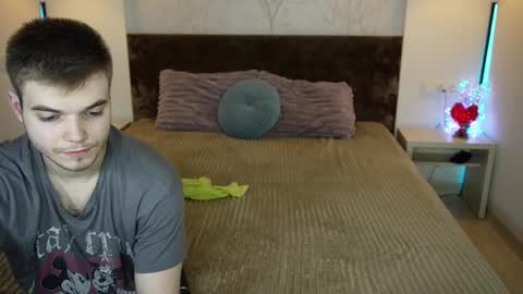 vikki and george online show from October 13, 9:48 pm