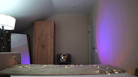 VIKKI online show from January 11, 12:10 pm