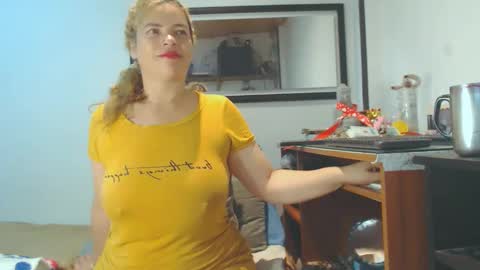 VIKKKTORIAAA online show from February 16, 5:26 am