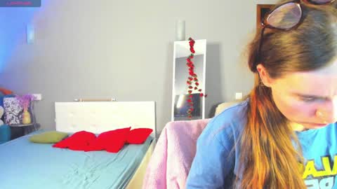 Snapshot of vikky_krauss chatting on December 11, 6:14 am Hello guys I am Vikky Krauss not Vicky online show from December 11, 6:14 am