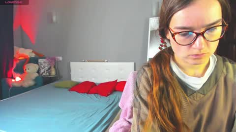 Snapshot of vikky_krauss chatting on December 12, 3:21 am Hello guys I am Vikky Krauss not Vicky online show from December 12, 3:21 am