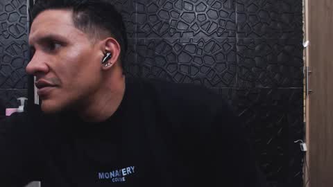 Viktor Herrera online show from October 13, 5:57 pm