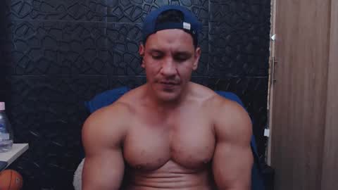 Viktor Herrera online show from December 13, 7:53 pm