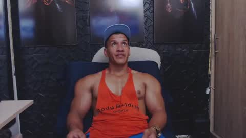 Snapshot of viktorherrera chatting on May 14, 8:59 pm Viktor Herrera online show from May 14, 8:59 pm