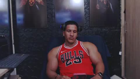 Snapshot of viktorherrera chatting on May 20, 7:53 pm Viktor Herrera online show from May 20, 7:53 pm