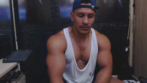 Snapshot of viktorherrera chatting on May 24, 11:54 pm Viktor Herrera online show from May 24, 11:54 pm