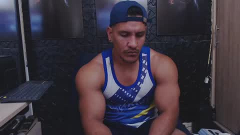 Snapshot of viktorherrera chatting on May 25, 4:24 pm Viktor Herrera online show from May 25, 4:24 pm