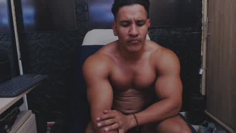 Snapshot of viktorherrera chatting on May 27, 6:10 am Viktor Herrera online show from May 27, 6:10 am
