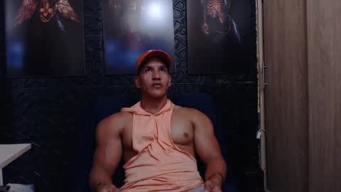Snapshot of viktorherrera chatting on June 6, 5:39 pm Viktor Herrera online show from June 6, 5:39 pm