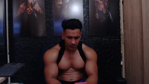 Snapshot of viktorherrera chatting on June 10, 3:55 pm Viktor Herrera online show from June 10, 3:55 pm