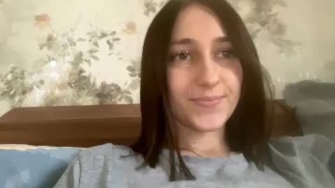 Snapshot of viktoria9898 chatting on October 28, 8:18 am Sweett online show from October 28, 8:18 am