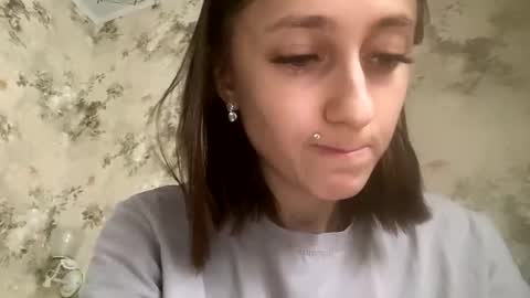 Snapshot of viktoria9898 chatting on November 6, 11:22 am Sweett online show from November 6, 11:22 am