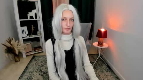 Snapshot of viktoriaclark chatting on November 27, 6:59 am Viktoria online show from November 27, 6:59 am