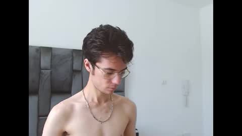 Snapshot of viktornoir chatting on September 13, 3:45 pm viktornoir online show from September 13, 3:45 pm