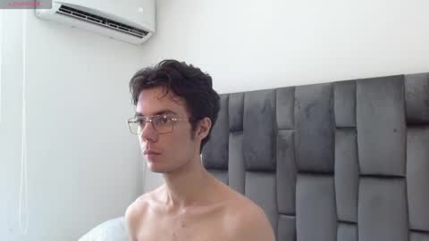 Snapshot of viktornoir chatting on September 29, 4:12 pm viktornoir online show from September 29, 4:12 pm