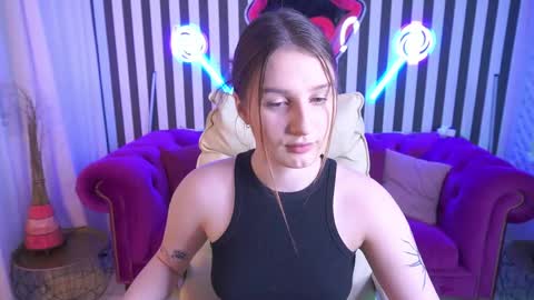 VikVikLove online show from April 20, 11:13 am