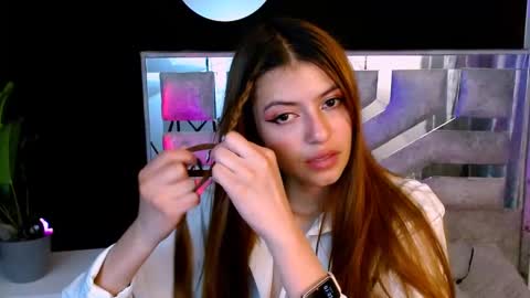 Snapshot of viky_evanss chatting on November 24, 6:51 pm viky_evanss online show from November 24, 6:51 pm