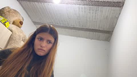 Snapshot of viky_evanss chatting on June 27, 2:16 am viky_evanss online show from June 27, 2:16 am