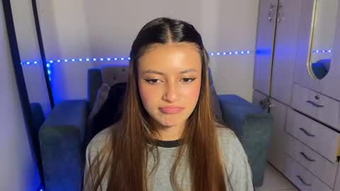Snapshot of viky_evanss chatting on July 12, 6:10 pm viky_evanss online show from July 12, 6:10 pm