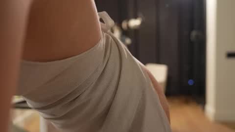 Snapshot of villanelle_l chatting on February 14, 5:25 pm Lana online show from February 14, 5:25 pm