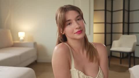 Snapshot of villanelle_l chatting on October 11, 10:03 am Lana online show from October 11, 10:03 am