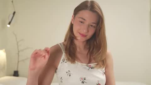 Snapshot of villanelle_l chatting on October 29, 11:23 am Lana online show from October 29, 11:23 am