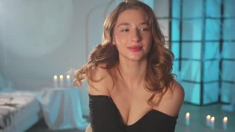 Snapshot of villanelle_l chatting on October 31, 11:00 am Lana online show from October 31, 11:00 am