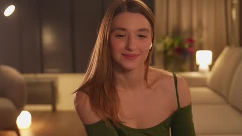 Snapshot of villanelle_l chatting on November 6, 11:55 am Lana online show from November 6, 11:55 am