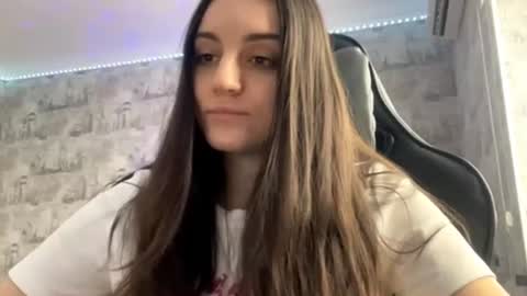 Ellie online show from August 4, 5:43 am