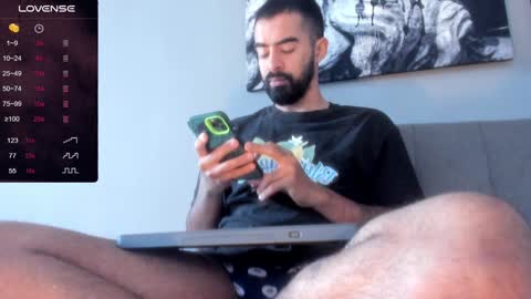 Snapshot of vince_colin chatting on December 6, 12:05 pm VINCE online show from December 6, 12:05 pm