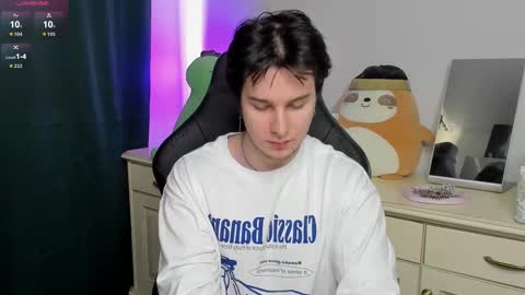 Vincent Strong online show from March 15, 12:00 pm