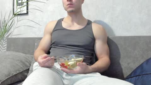Snapshot of vincent_o chatting on January 16, 4:50 pm Vincent. uncut 18cm online show from January 16, 4:50 pm