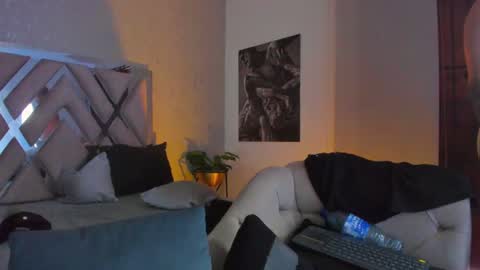 Vincent online show from June 20, 7:27 pm