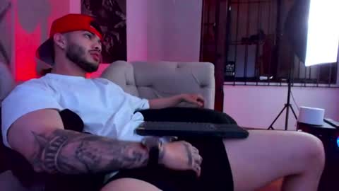 Snapshot of vincentblack_ chatting on July 16, 12:11 pm Vincent online show from July 16, 12:11 pm