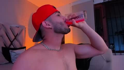 Snapshot of vincentblack_ chatting on July 21, 8:27 am Vincent online show from July 21, 8:27 am