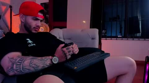 Snapshot of vincentblack_ chatting on July 22, 4:59 am Vincent online show from July 22, 4:59 am