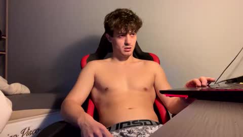 Snapshot of vincentprice69 chatting on November 15, 10:01 am vincentprice69 online show from November 15, 10:01 am