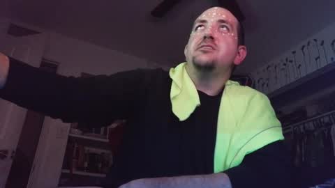 Snapshot of vineatspussnluvsit chatting on October 6, 6:44 am onlyhaveeyes4u online show from October 6, 6:44 am